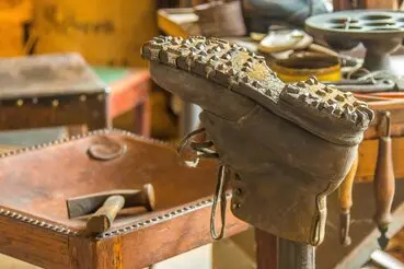 Schuster-Bergstiefel schuster-2060668_1920.webp